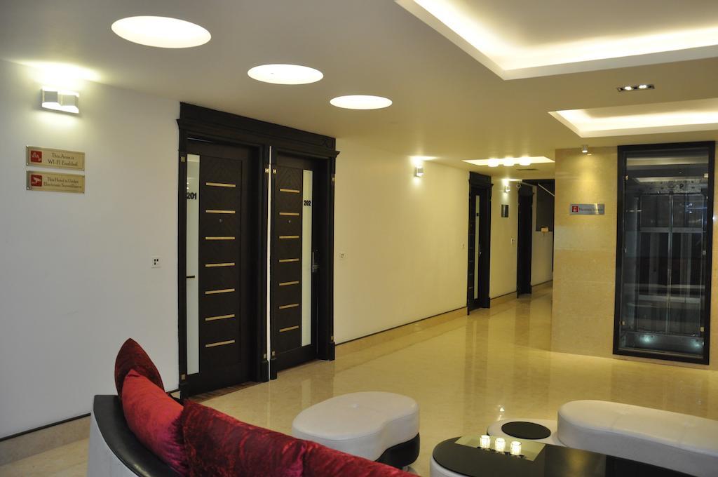 Hotel Prem Plaza Karnāl エクステリア 写真