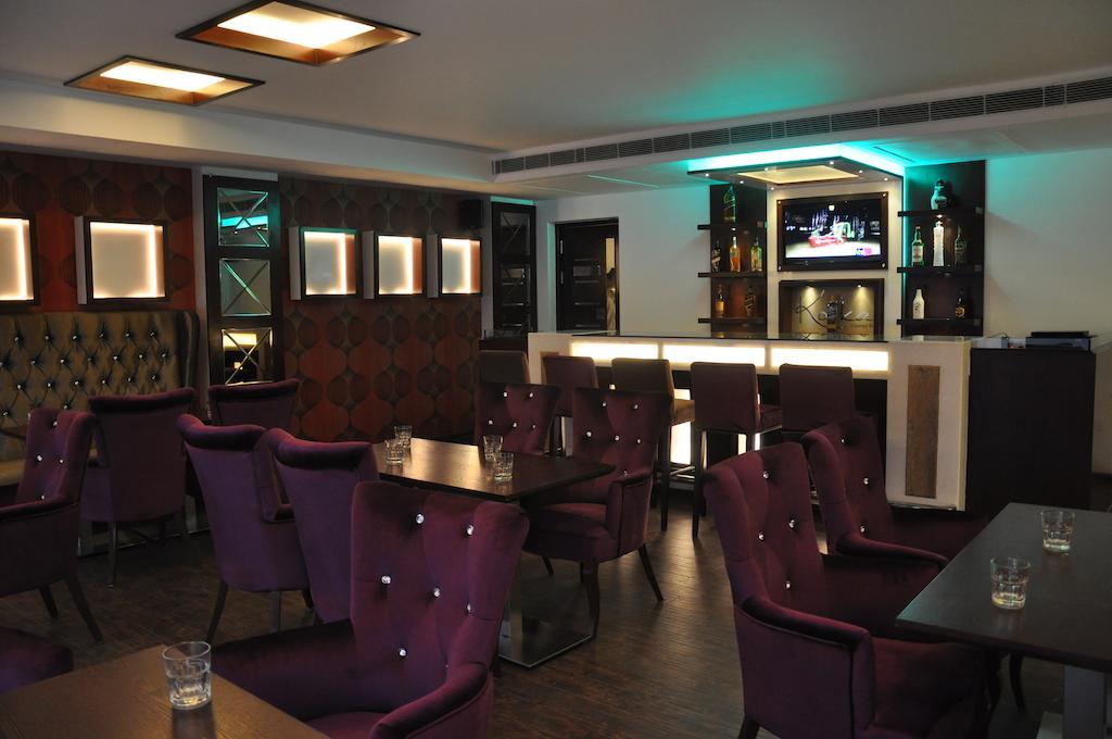 Hotel Prem Plaza Karnāl エクステリア 写真